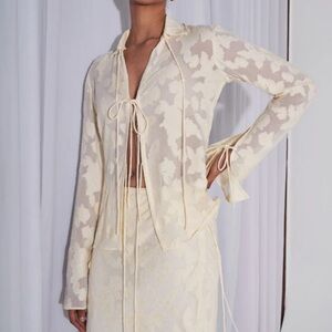 Summer Away Merlette Top Sheer Floral Tie-Front Blouse in Cream